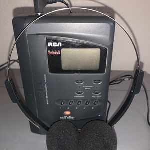 Vintage RCA Cassette/Radio Walkman